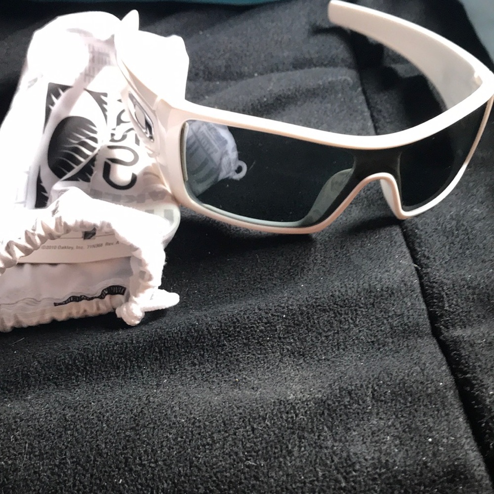 Oakleys batwolf polarized sunglasses